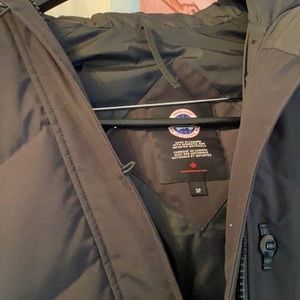 Hi everyone! I’m looking to sell or trade my canada goose Loretta Parka!